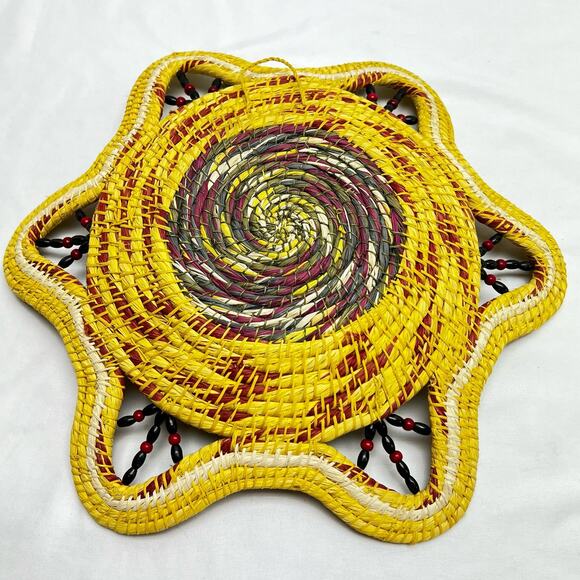 Handmade Chambira Palm Fiber Basket Woven By Artisan From Peruvian Amazon - Picture 4 of 8